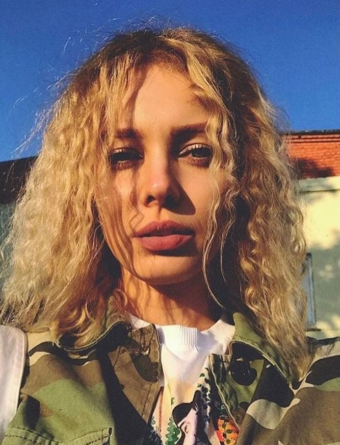 🎥 Лия привлекальеная девушка из Карачаевск цена от 5000 руб