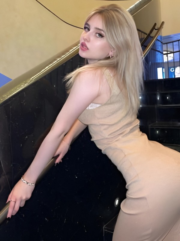 Василиса привлекательная девушка из Карачаевск цена от 10000 руб