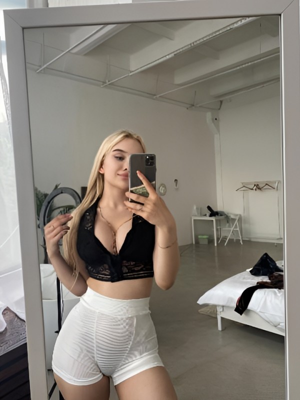 Виктория привлекательная девушка из Карачаевск цена от 2500 руб