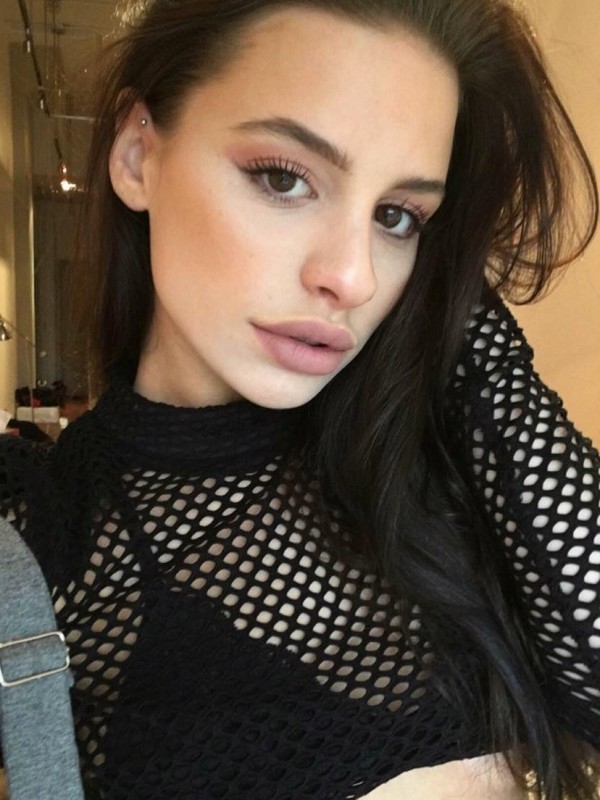 Надежда привлекательная девушка из Карачаевск цена от 3000 руб