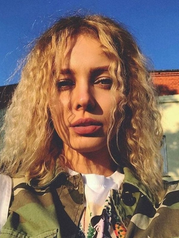 🎥 Лия привлекательная девушка из Карачаевск цена от 5000 руб